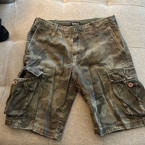 Used Mens cargo shorts camouflage. Size 30